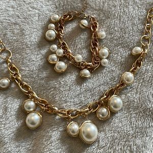 Necklace and bracelet set